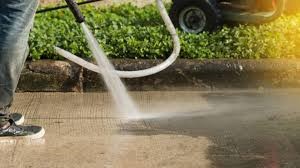 pressure washing driveway